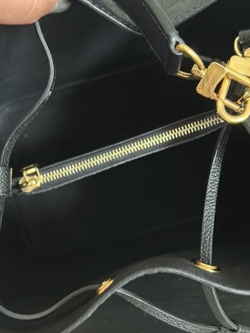 Louis Vuitton Black Empriente Neonoe - Picture 7 of 7